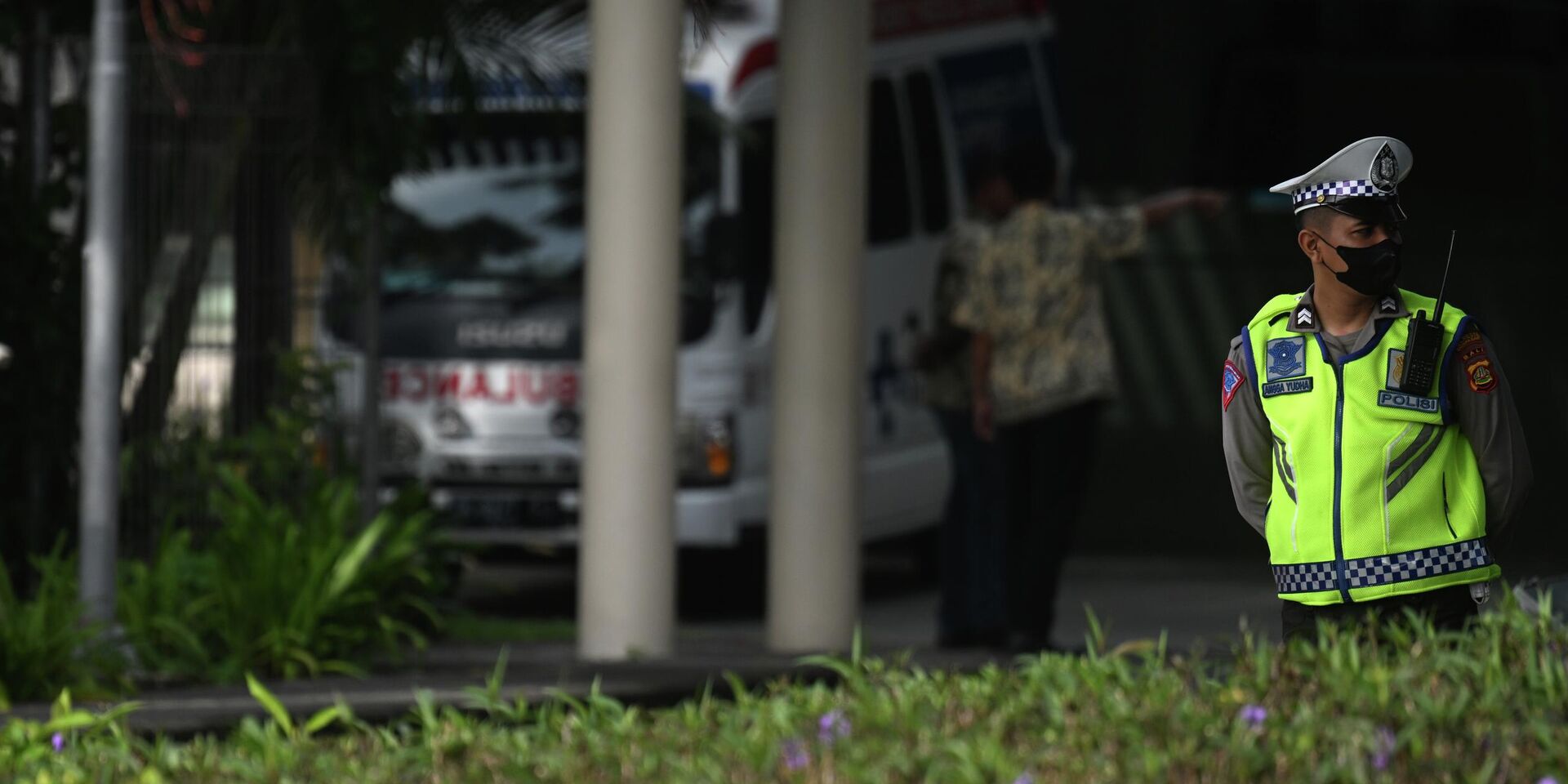 Сотрудник полиции на Бали - ИноСМИ, 1920, 31.12.2025