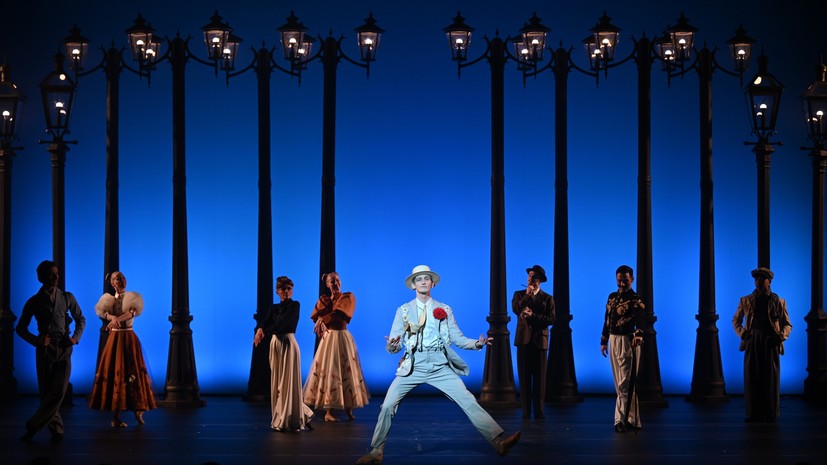 С любовью к танцам, моде и музыке: в Театре эстрады состоялась премьера балета-дефиле «Русский регтайм»