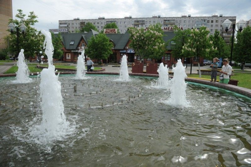 Вода в городе железнодорожный. Городской фонтан. Благоустройство фонтана. Фонтаны на Московской