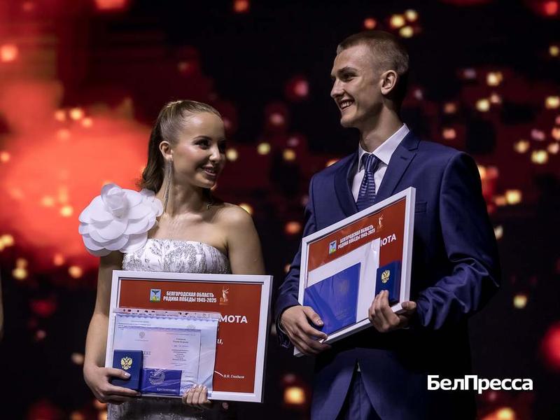 В Белгороде провели выпускные балы (фоторепортаж)