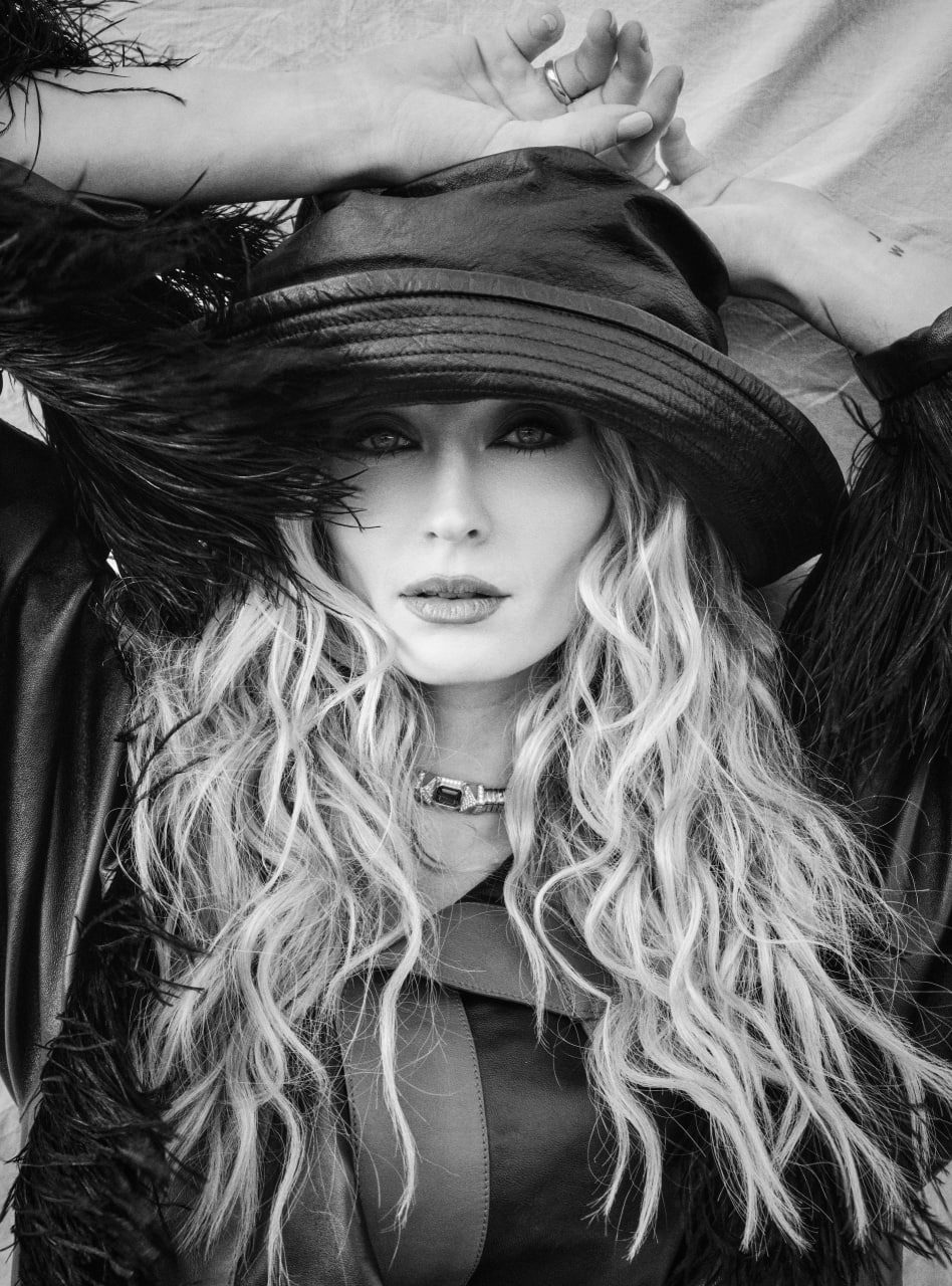 Отдел кадров: Рената Литвинова, Софи Тёрнер и Сабрина Карпентер Отдел кадров: Рената Литвинова, Софи Тёрнер и Сабрина Карпентер