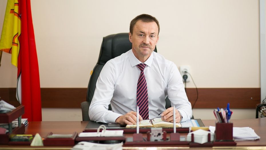 Мошенники создали фейк главы администрации Бутурлиновского района Юрия Матузова