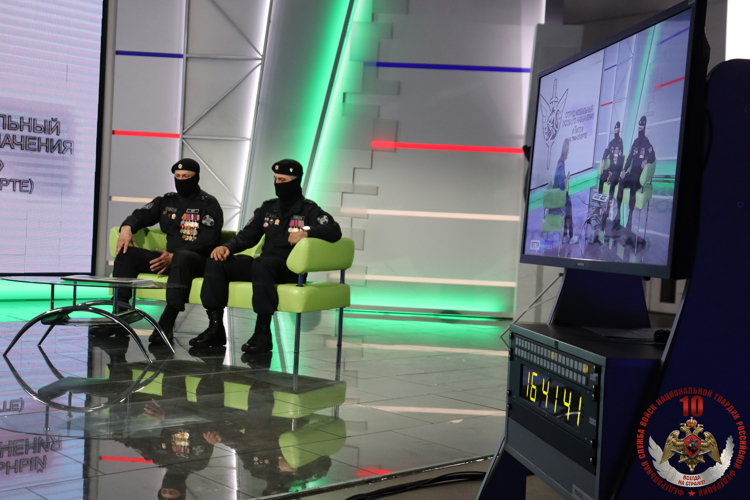 Сотрудники дальневосточного ОМОН «Тигр» (на транспорте) рассказали о службе в спецназе Росгвардии в эфире телеканала «Россия» 