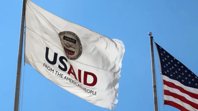 Флаги USAID и США