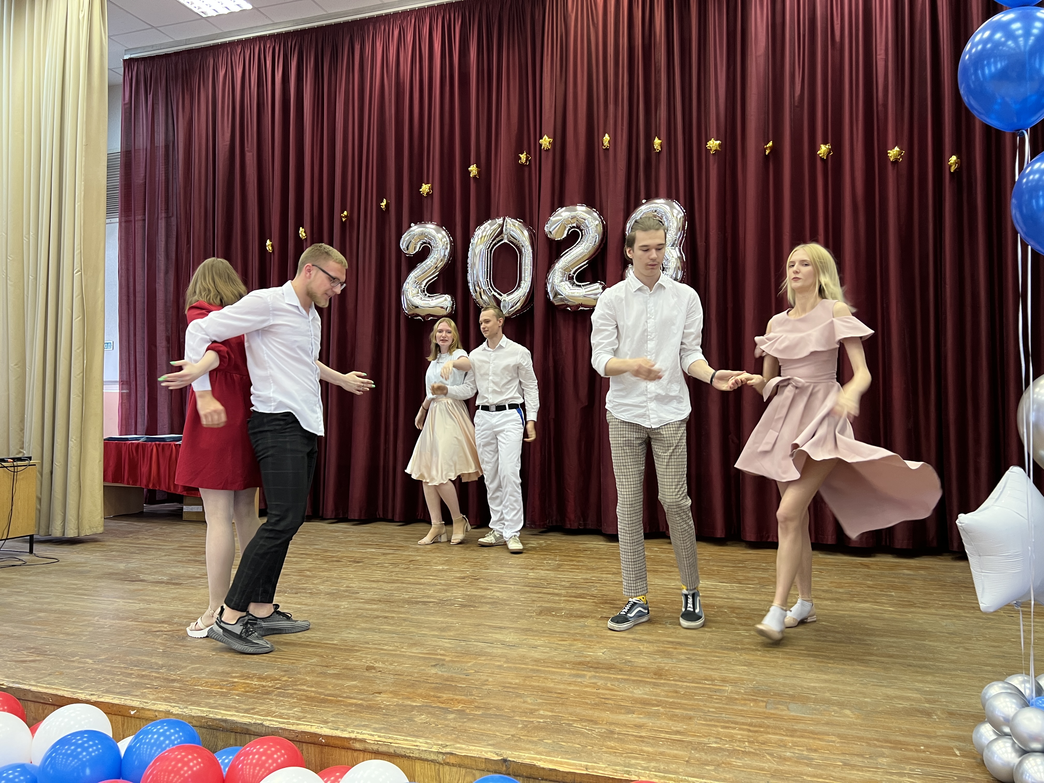 Выпускник 2022. Выпускник 2022. Выпускники вшэ 2022. Выпускники 2022 11 класс. Юургу выпускной 2022.