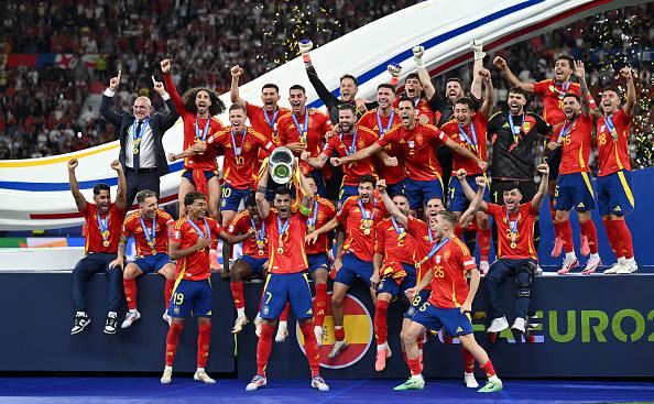 Логотип уефа 2024. Чемпионат европы по футболу 2024 (отборочный турнир). Чемпионат европы по футболу 2024. Евро-2020 – италия. Чемпионат европы по футболу 2024 логотип.