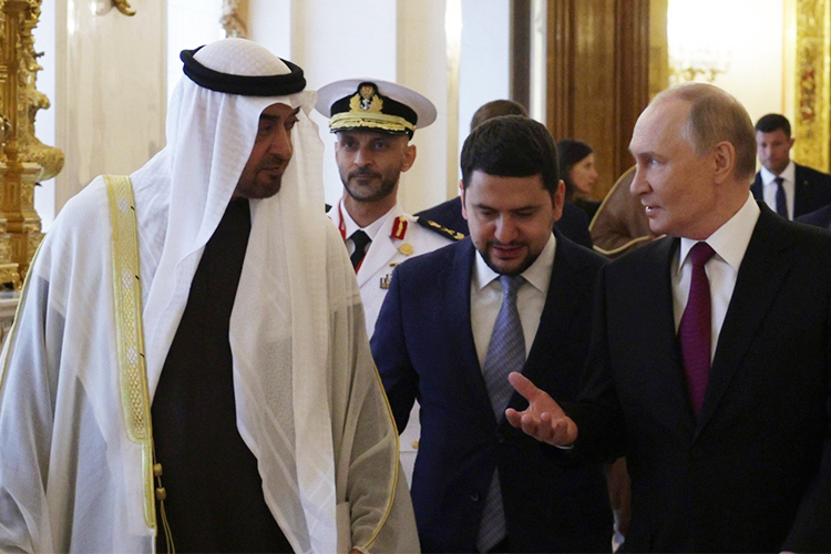 Владимир Путин поблагодарил лидера Объединенных Арабских Эмиратов Мухаммеда Бен Заида Аль Нахайяна за помощь в поимке киллера, который пытался убить генерал-лейтенанта министерства обороны РФ, заместителя начальника ГРУ Владимира Алексеева