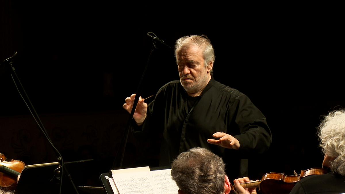 2021-04-30 gergiev.00_27_50_26.Still011