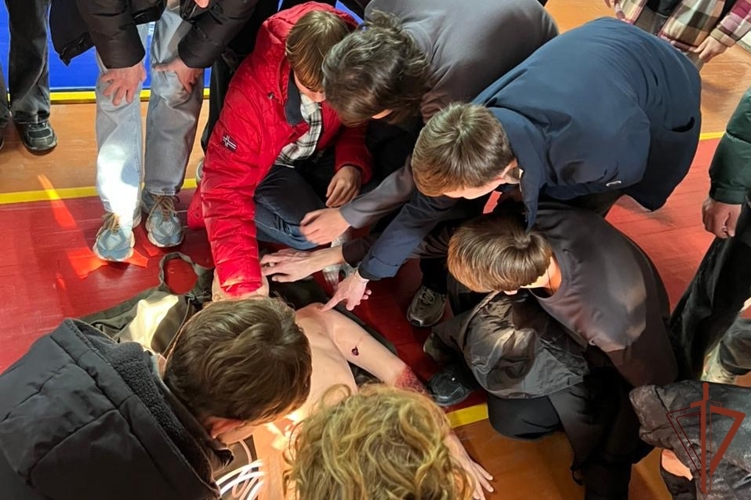 Росгвардейцы в Сибири провели профориентационные и патриотические мероприятия с молодёжью