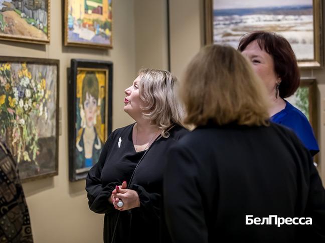 Сквозь эпохи. В Белгородском художественном музее открылась выставка «Век традиций» - Изображение 