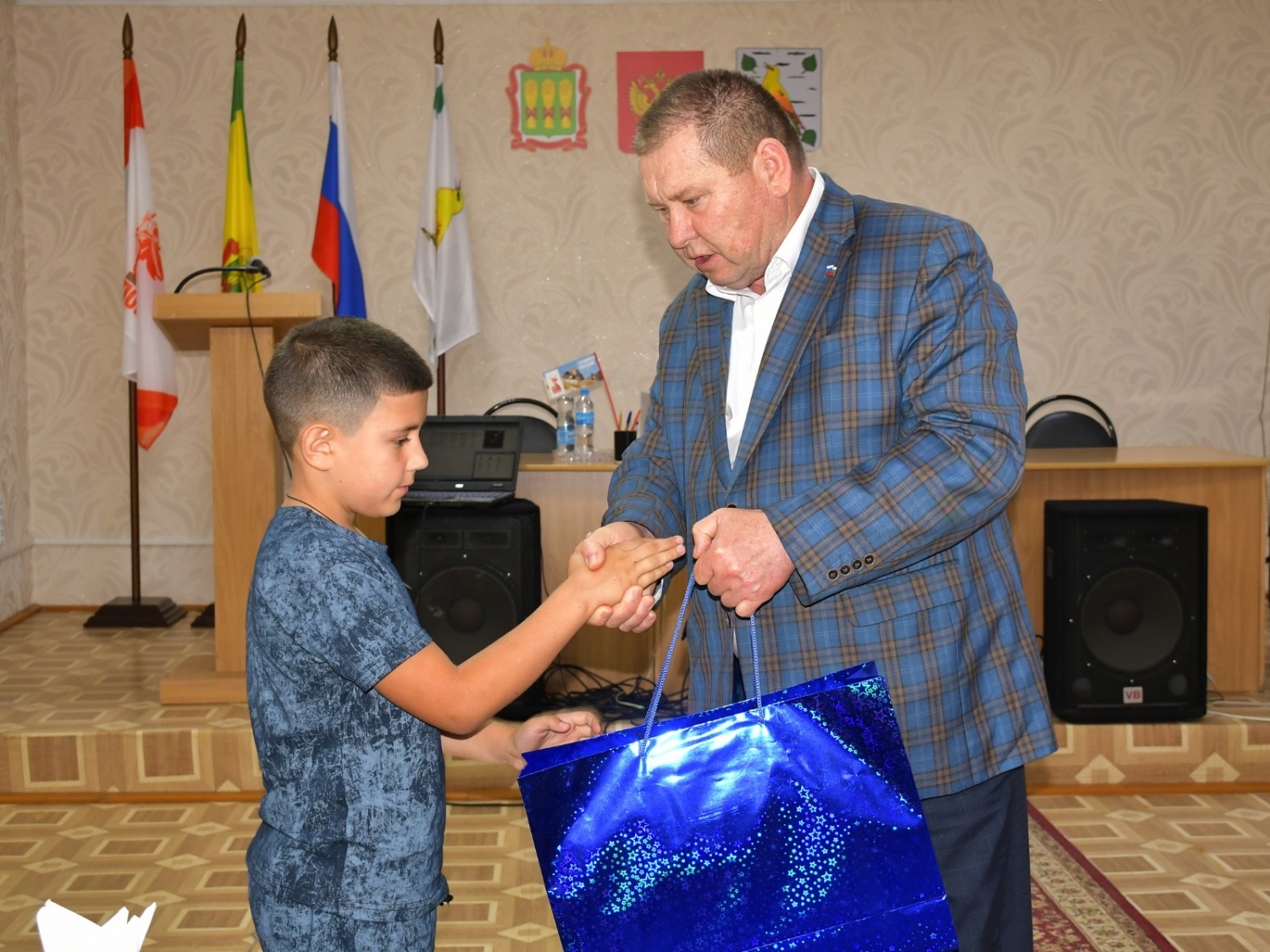 Министр лесного, охотничьего хозяйства и природопользования Пензенской области принял участие в благотворительной акции «Собери ребёнка в школу!»