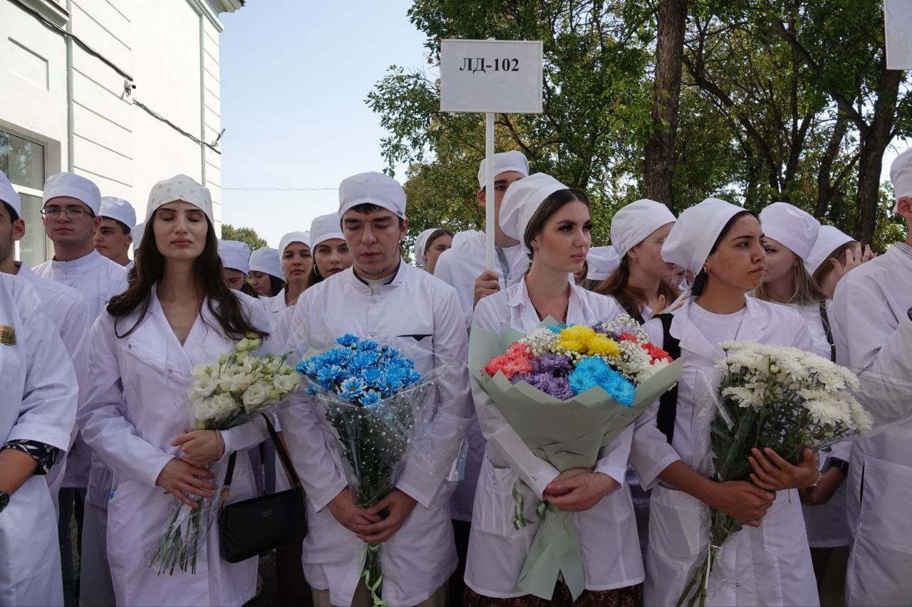 Гинекология невинномысск. 1992 нижегородский медицинский институт лечебное дело. Студенты медколледжа. Медицинский институт невинномысск. Время обучения в медицинском институте.