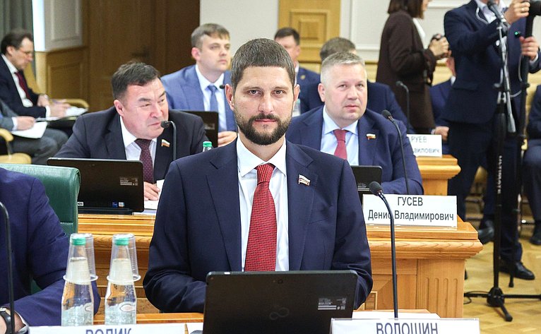 Александр Волошин