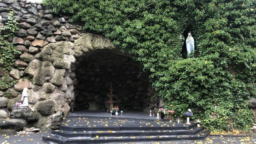 УХОДЯЩАЯ ОСЕНЬ В ПАРКЕ КРЕТИНГИ