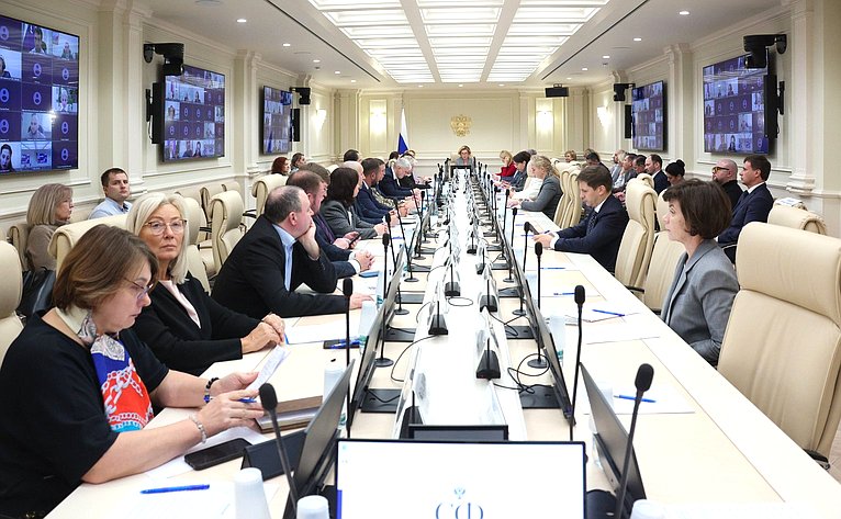 Круглый стол Комитета СФ по экономической политике совместно с Комитетом СФ по социальной политике «О реабилитации и абилитации инвалидов, в том числе из числа участников специальной военной операции, в целях их возвращения к трудовой деятельности»