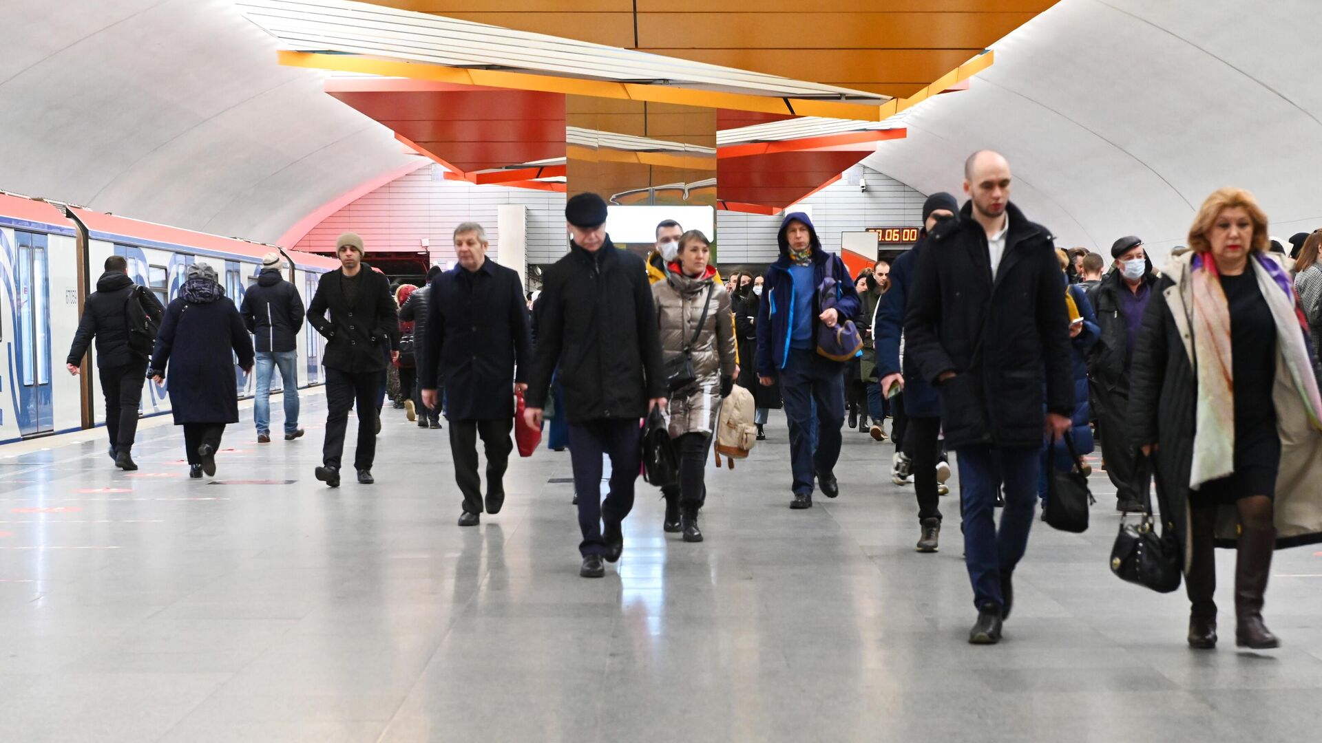 Москву закрыли. Люди в метро. В Москве отменили. Новости Москвы. Московка метро люди.