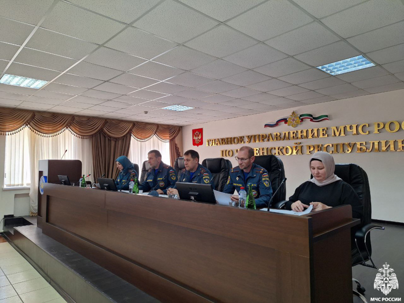Сотрудники МЧС России приняли участие в Диктанте Победы