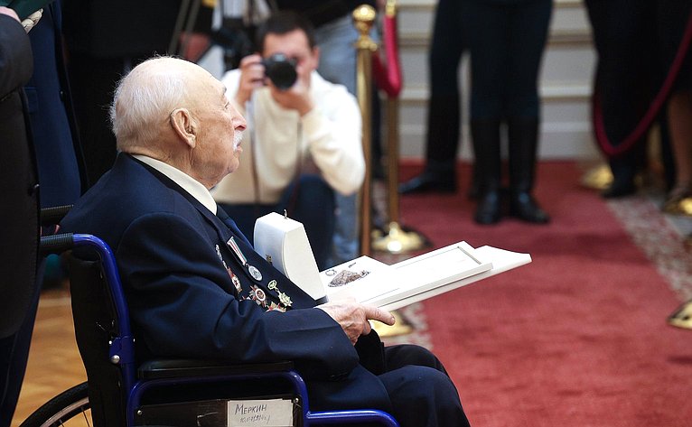 Церемония вручения знаков отличия «Почетный гражданин Санкт-Петербурга» в Мариинском дворце