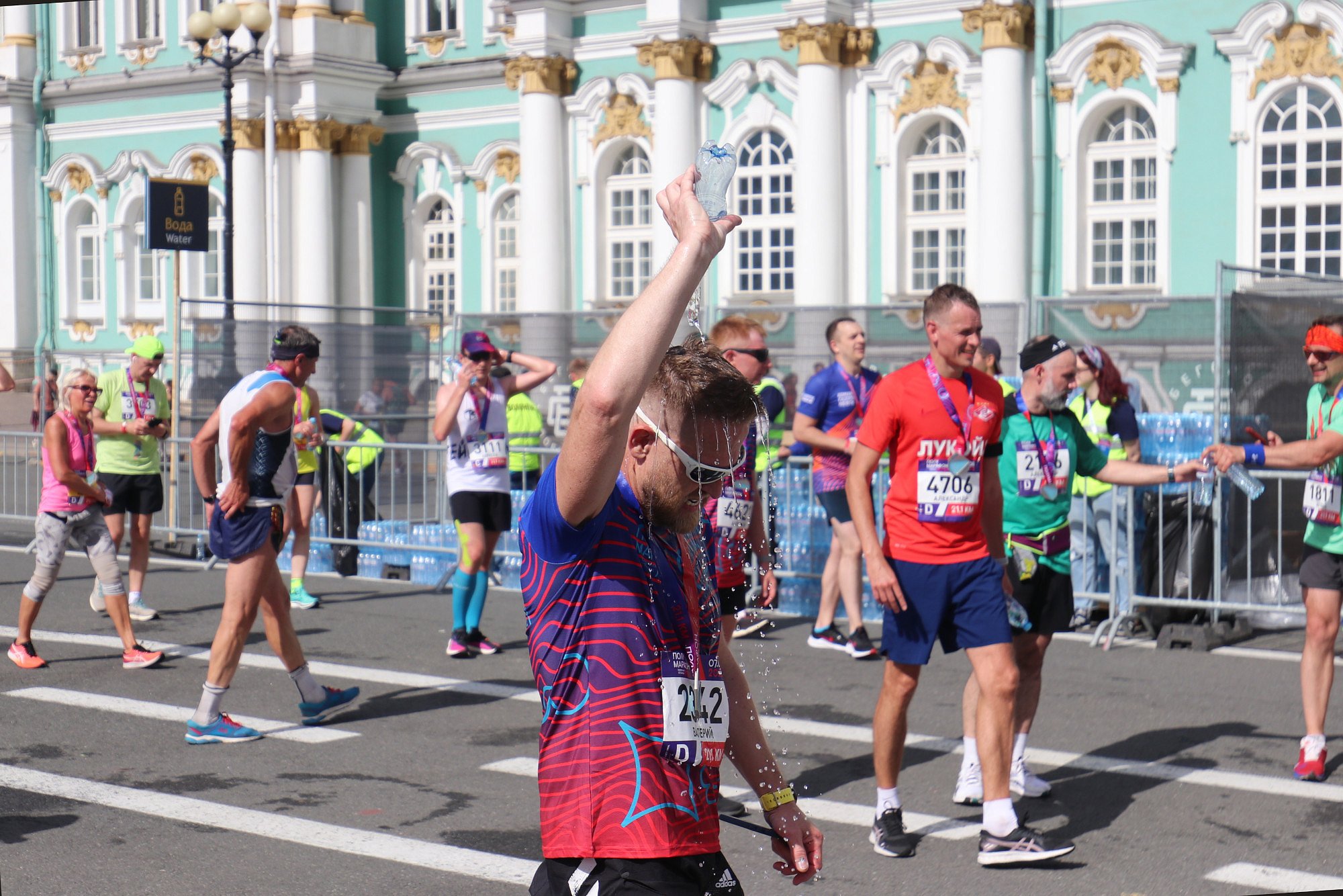 Петербургские новости. Полумарафон СПБ 2022. Полумарафон Северная столица 2022. Массовый спорт. Питер 7.08.22 полумарафон.