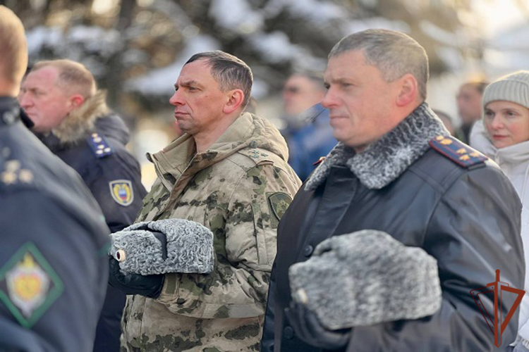 Росгвардейцы в регионах Дальнего Востока приняли участие в мероприятиях ко Дню неизвестного солдата