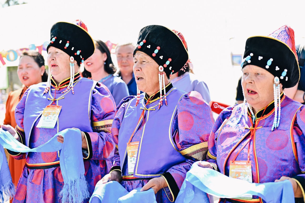 Сегодня праздник у бурят. Бурятские праздники. Праздники бурятов. Народные праздники бурятов. Буряты фестиваль.