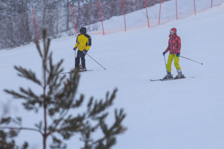 Его хобби — экстремальные виды спорта: горные лыжи, катание на квадроцикле