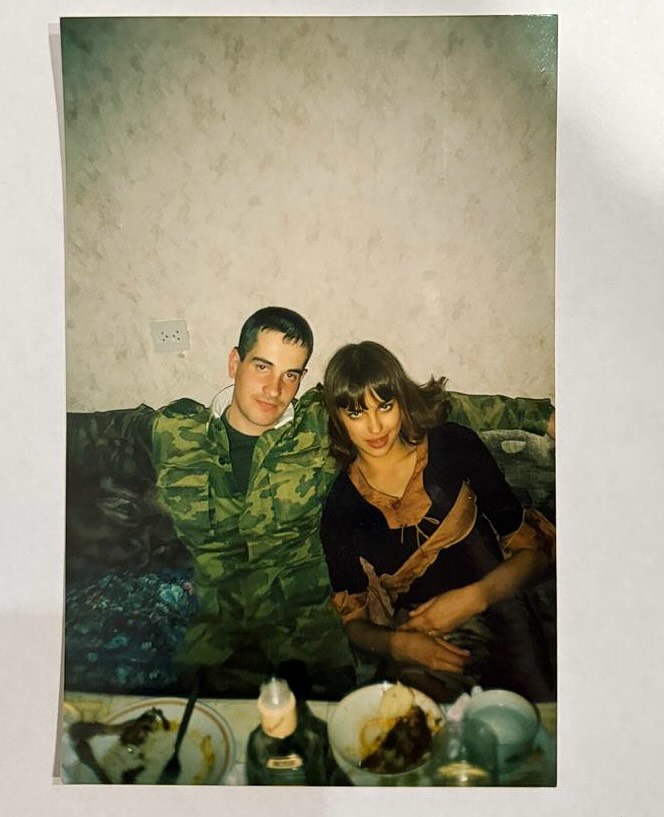 Ковры, коты и пена: Ирина Шейк опубликовала архивные фотографии из Еманжелинска