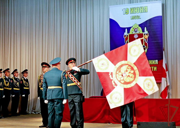 Снежинскому полку Уральского округа Росгвардии вручено боевое знамя нового образца