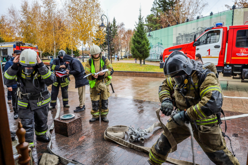 В Омске провели пожарные учения в драмтеатре