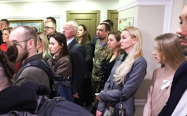 Открытие в Совете Федерации выставки портретов героев «Они сражались за Родину»