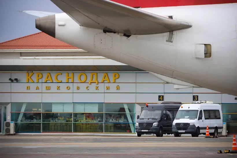 Работа 13 аэропортов приостановлена на юге России. Фото. © Пресс-служба Международного аэропорта Краснодар. Ирина Пономарева