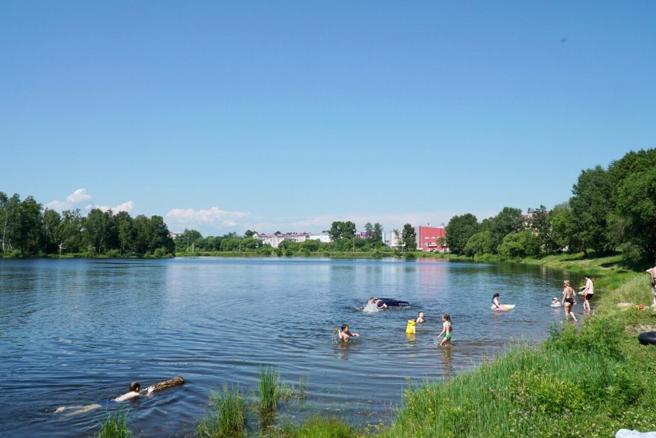 Лесная биробиджан. Водоем. Озера Биробиджана. Водоемы Биробиджана. Карьеры в Биробиджане.