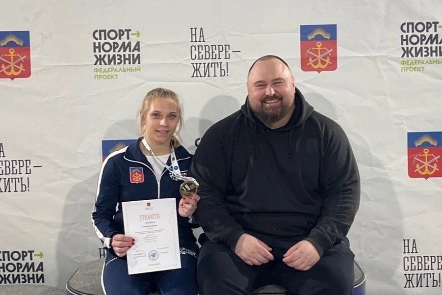 Сотрудница УИС Заполярья выиграла золотую медаль чемпионата Мурманской области по пауэрлифтингу
