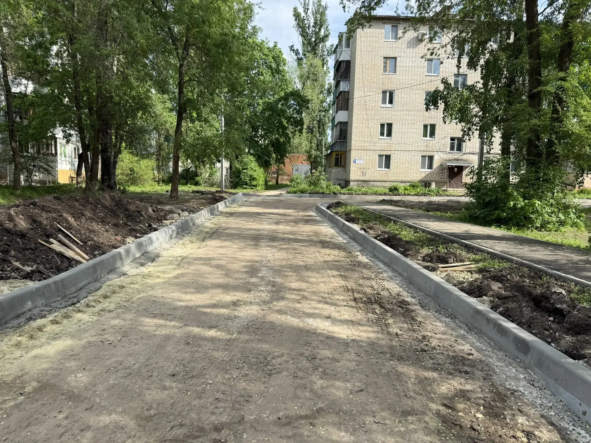 Сергей Барулин осмотрел благоустройство дворовых территорий