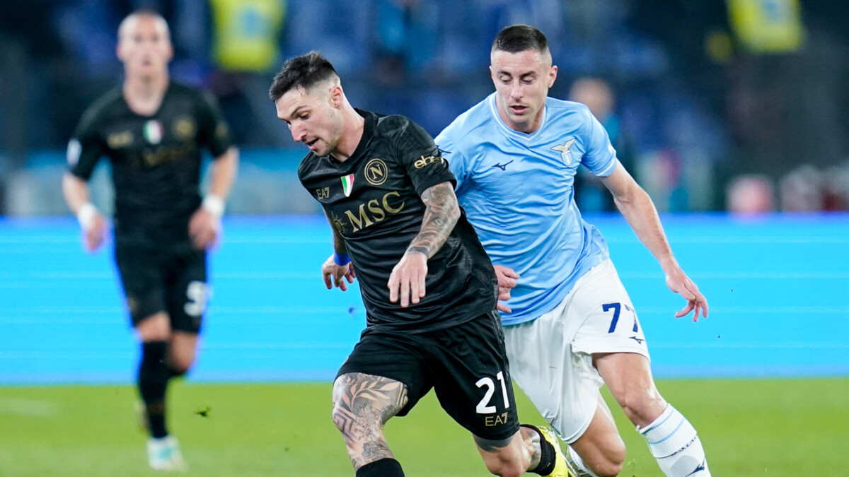 Двукратный чемпион Италии Политано продлил контракт с «Наполи»