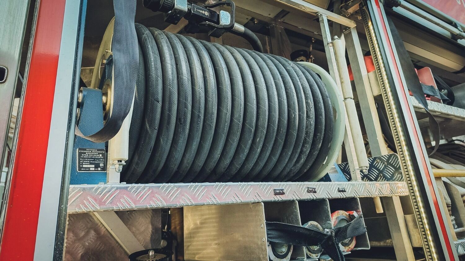 Пострадавшие здания в Волгограде от налета БПЛА