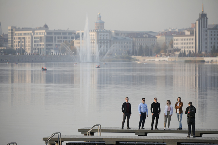 Плавающий фонтан на Нижнем Кабане установили 20 лет назад, в 2005 году, на Тысячелетие Казани