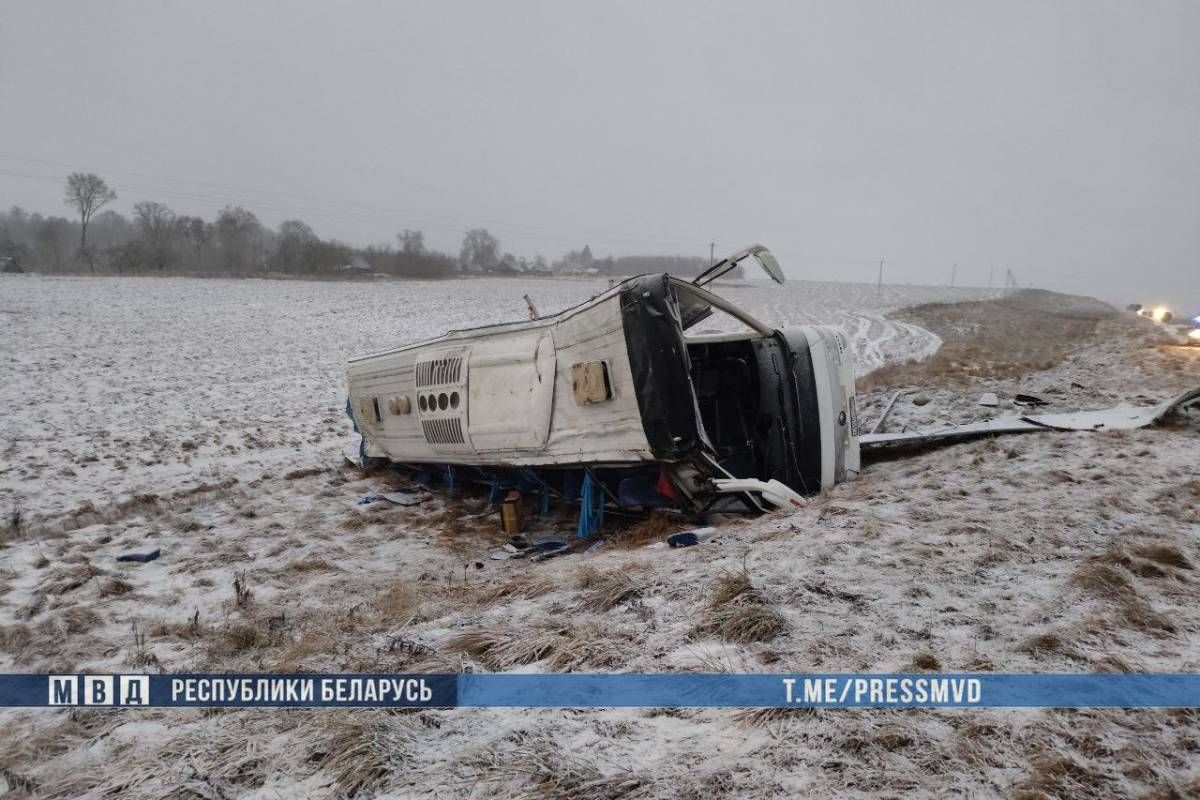 На М1 – серьезная авария с автобусом: один погибший и шестеро пострадавших