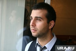 Иван Ургант начинал работать в театре, но маленькие зарплаты убедили его поискать счастья в другом месте