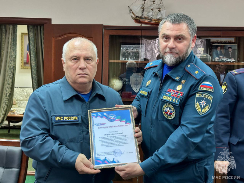 Алихан Цакаев провел совещание с руководителями ведомственной пожарной охраны и аварийно-спасательных формирований