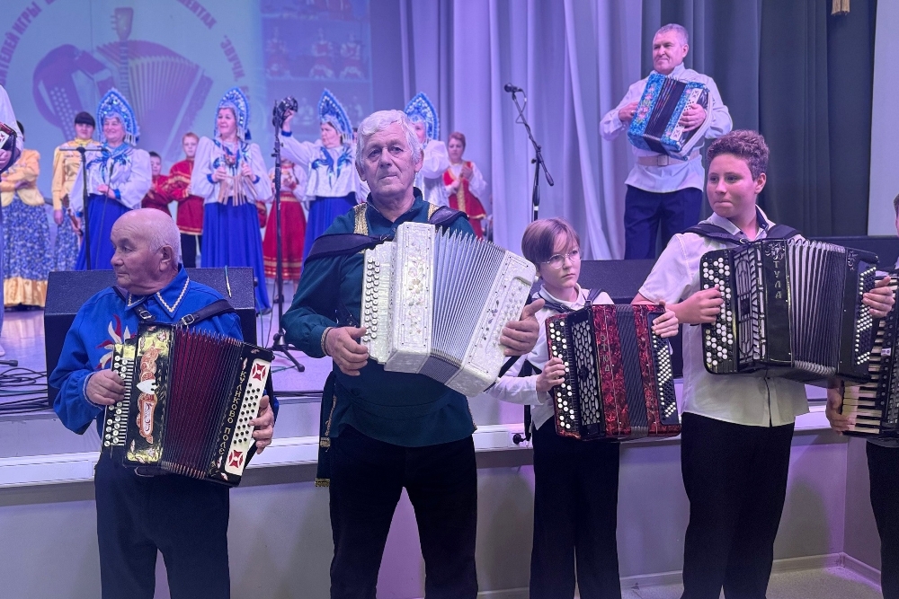 В Переволоцком районе в 15-й раз прошел областной конкурс любителей игры на народных инструментах «Звучи, баян! Играй, гармошка!»