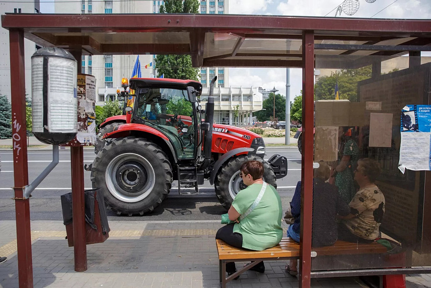 Фермеры Молдовы протестуют, требуя отставки министра сельского хозяйства