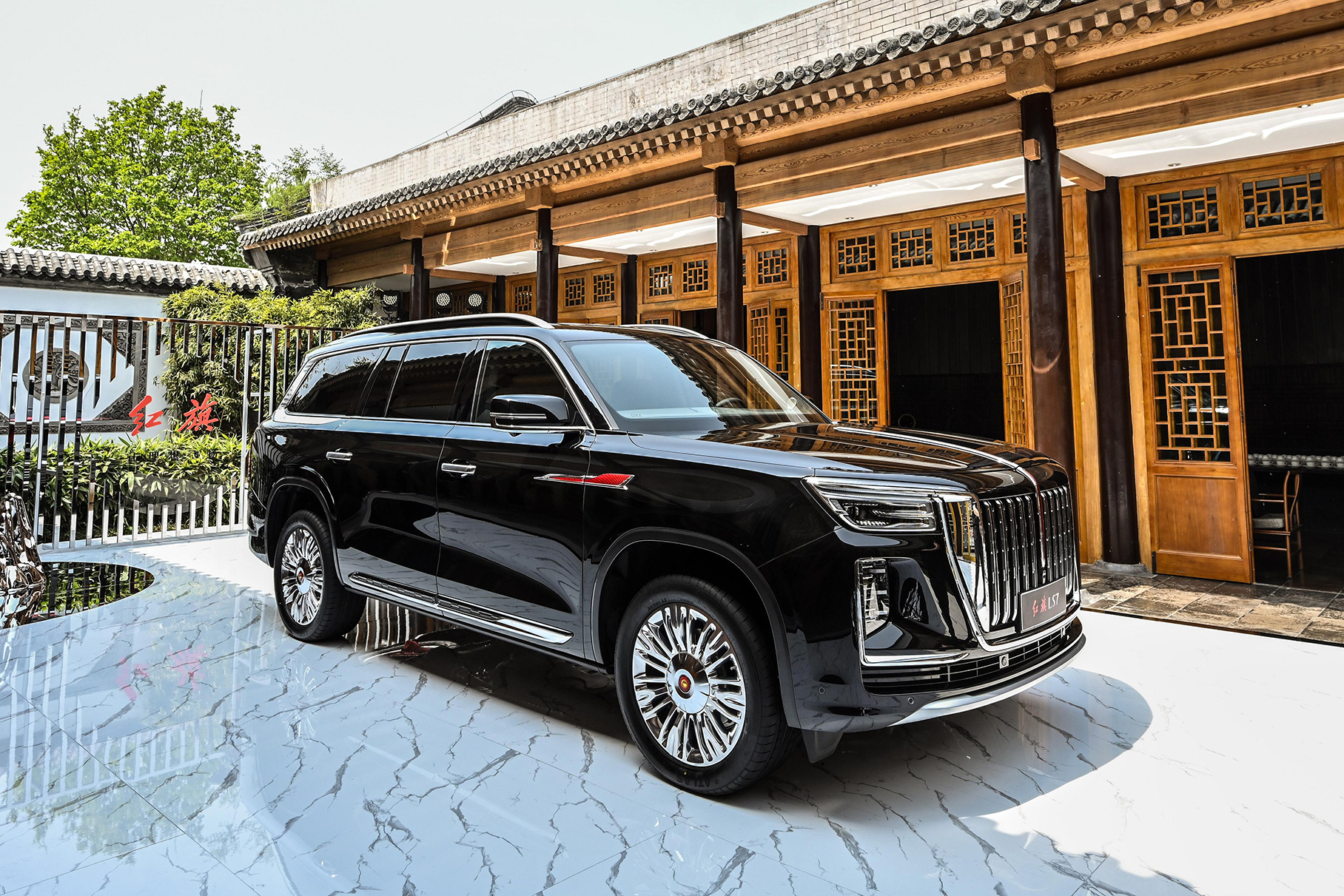 2021 FAW Hongqi e-hs9