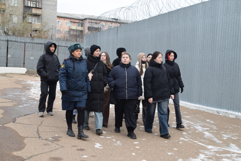 Студенты-юристы БГУ посетили с экскурсией исправительную колонию № 7 в Бурятии