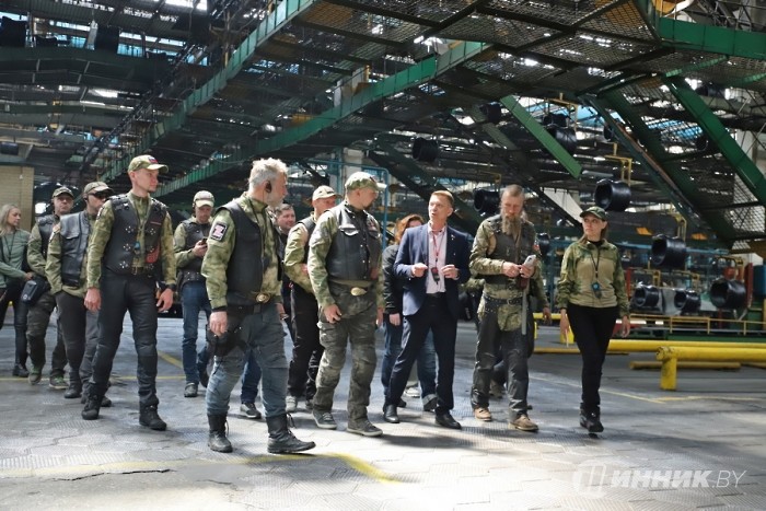 Маршрут масштабного мотопробега «Боевой путь Сибири», который организовали представители Новосибирского отделения мотоклуба «Ночные волки», пролег через «Белшину».