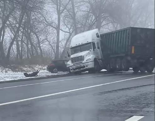 В Курской области в ДТП сложился большегруз