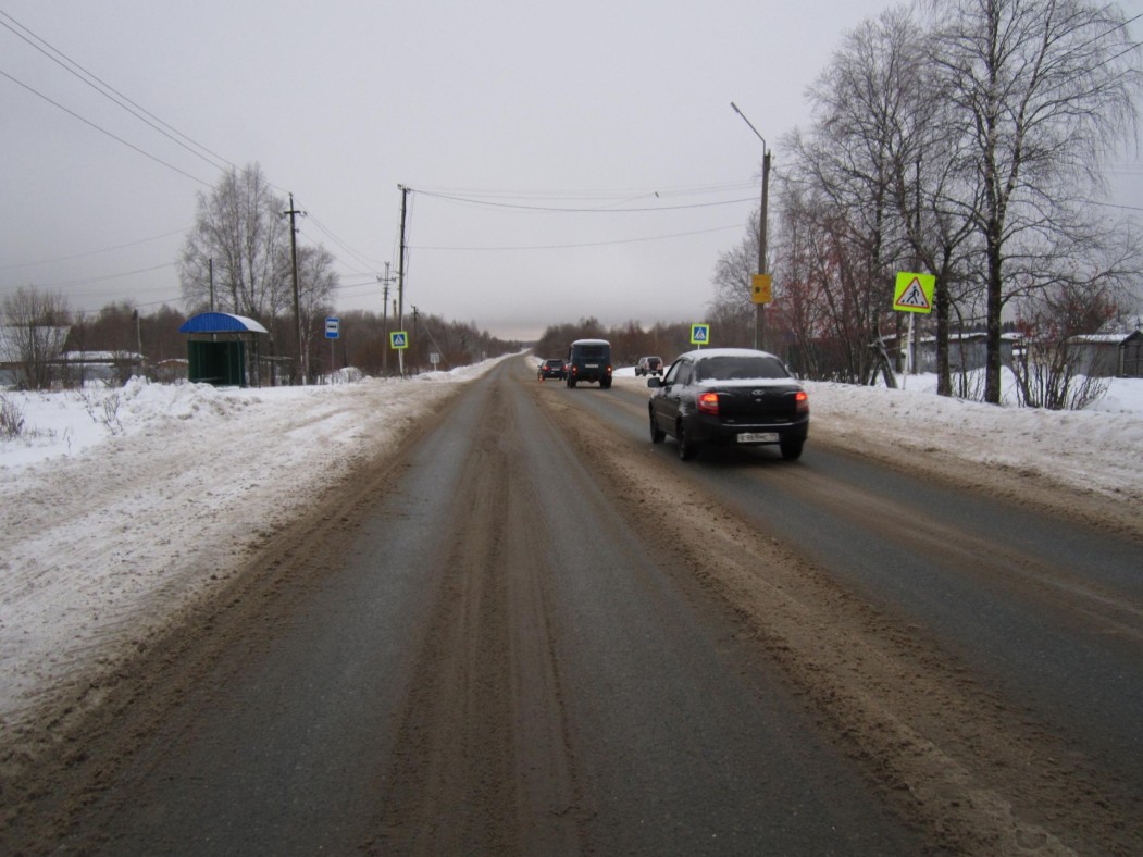 В Ухте на трассе сбили девушку