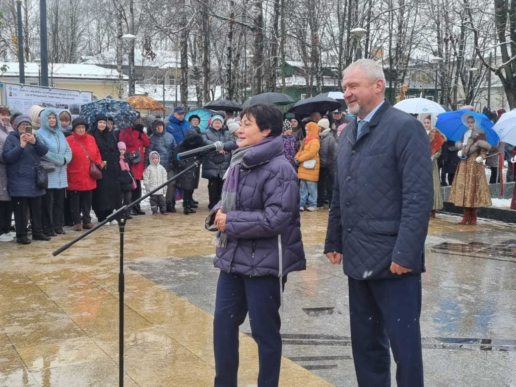 В Гатчине открыли сквер «Юность» после реконструкции сквер, реконструкция, Ленобласть, Гатчина