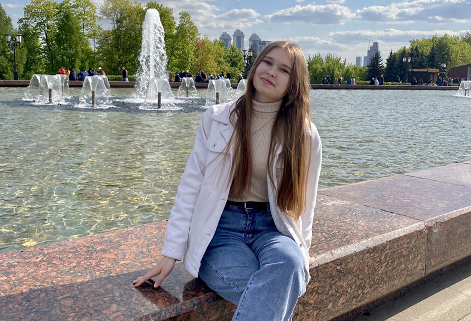 Ира veryire. Шулиха. Коренные москвичи. Девушка в америке живет. Чемодан для девочек.