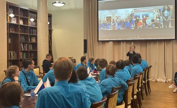 Артековцы и школьники из Болгарии налаживают дружеские связи